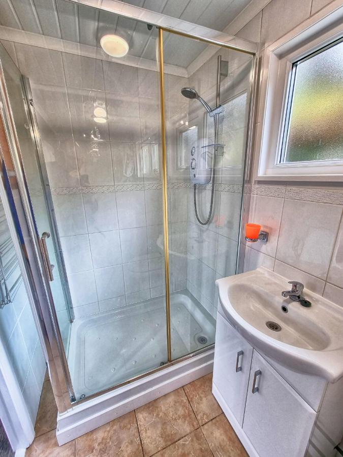 Caswell Beach Chalet 70 Located In Gower Peninsula Swansea Zewnętrze zdjęcie